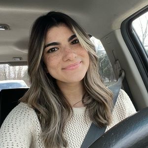 Meet your Posher, Hannah